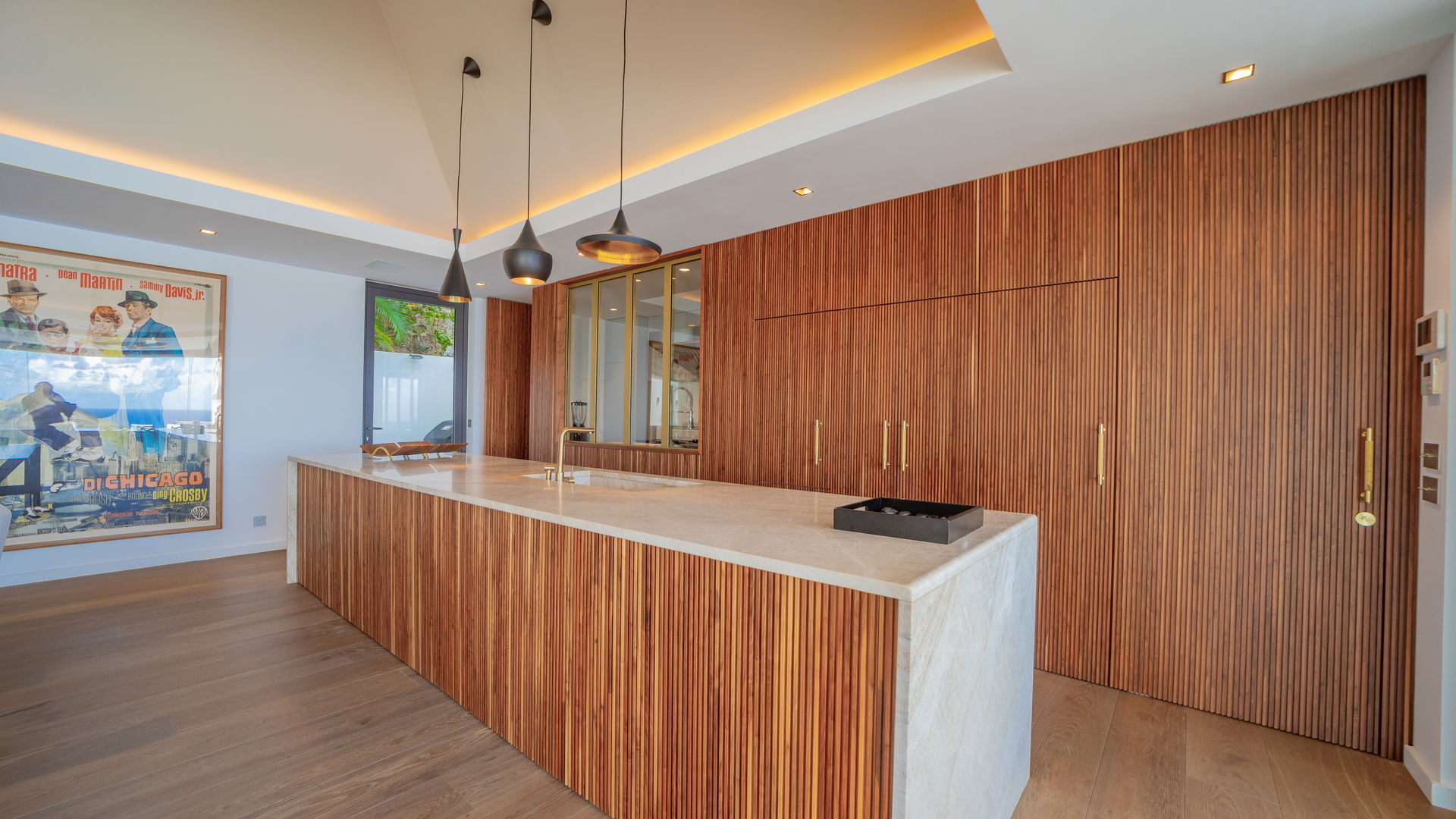 KITCHEN & DINING AREA