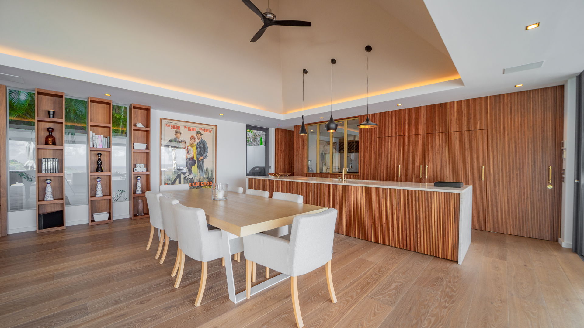 KITCHEN & DINING AREA