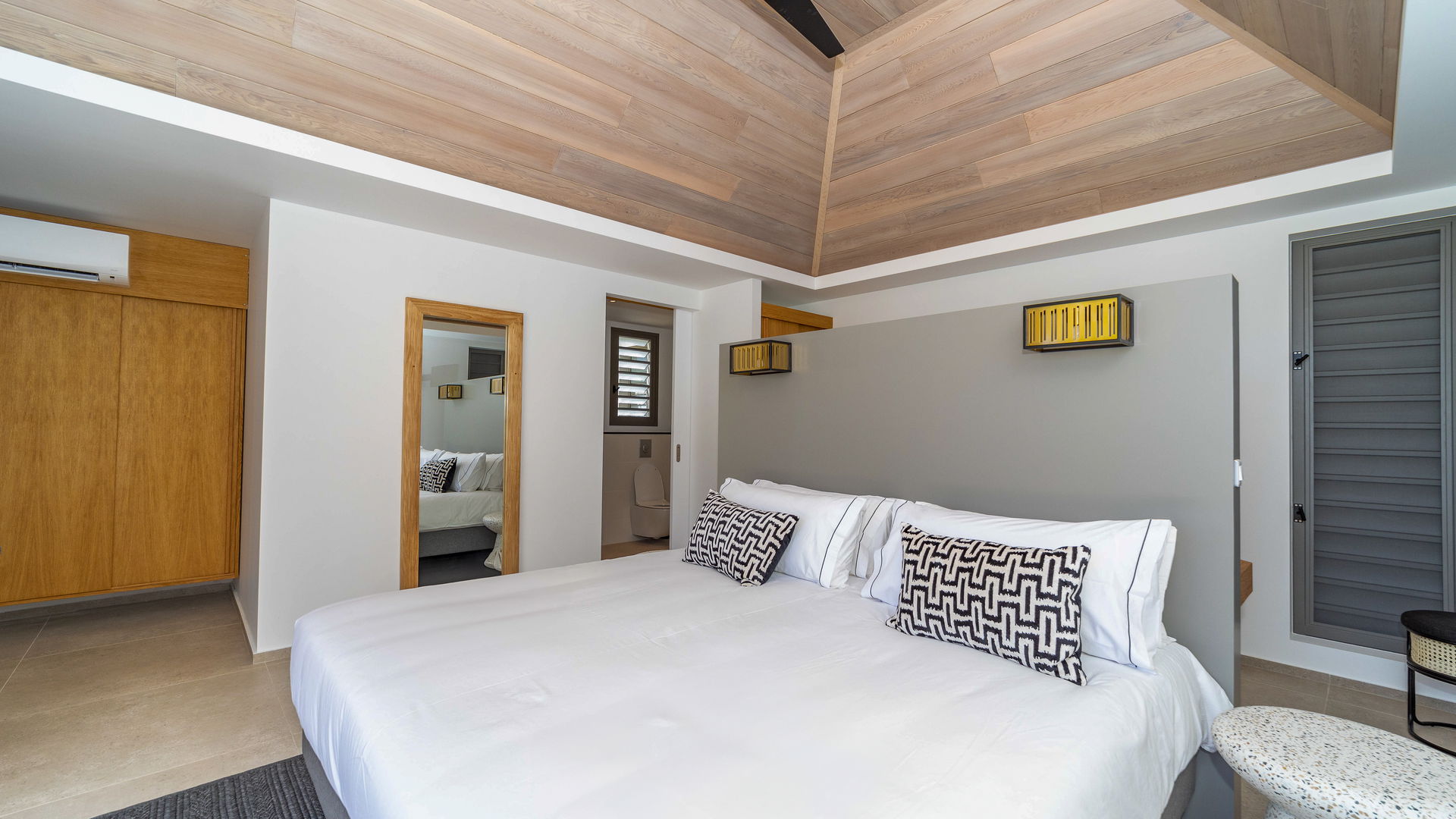 BEDROOM 5