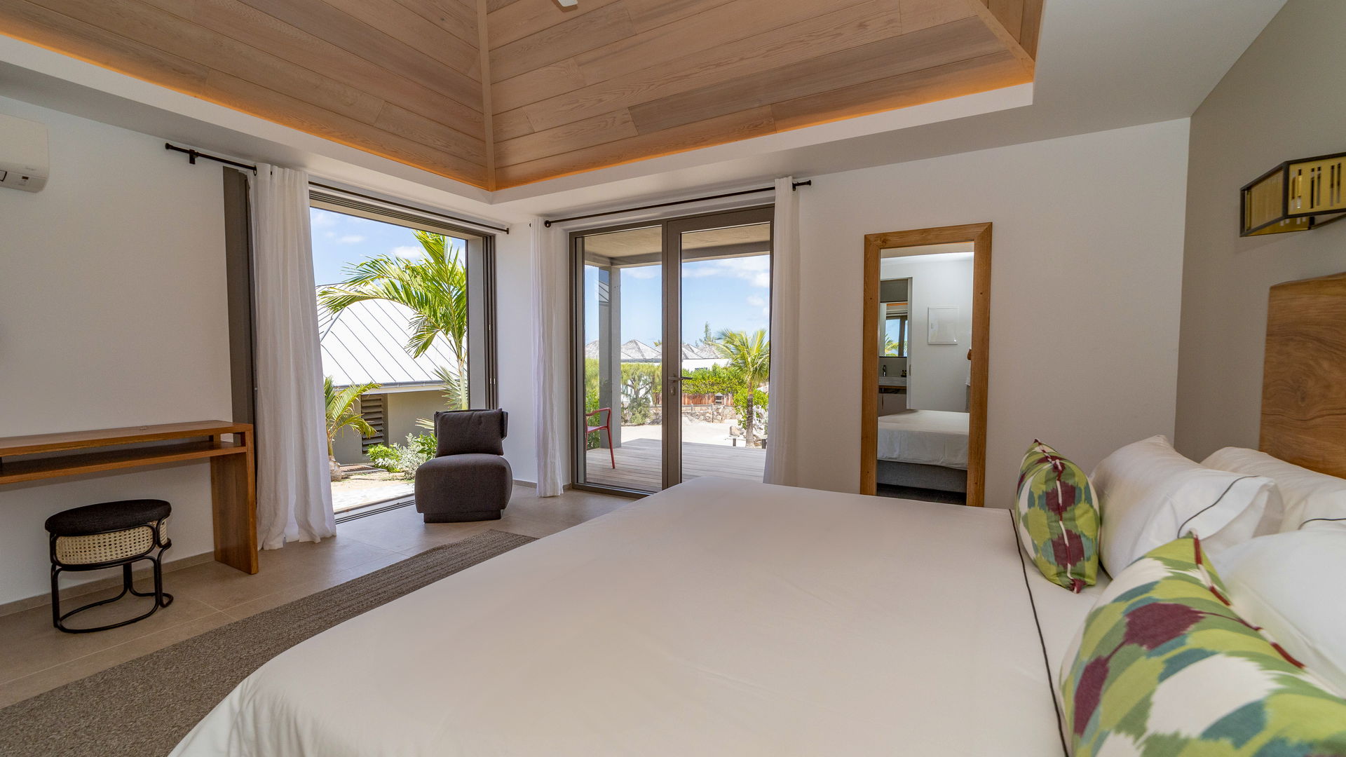 BEDROOM 6
