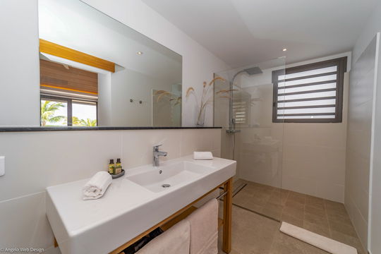 VILLA LAGON VERT BEDROOM6 8