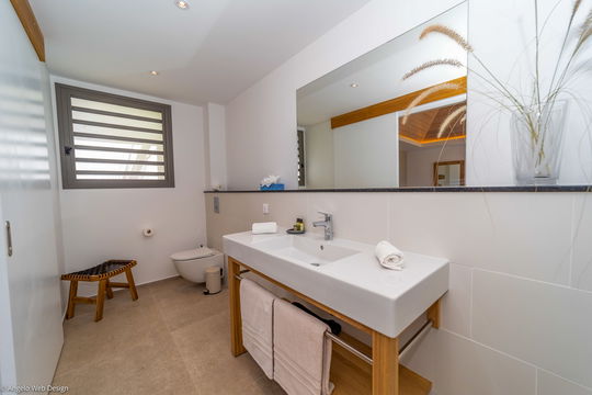 VILLA LAGON VERT BEDROOM6 9