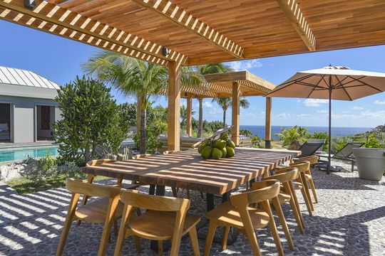 VILLA LAGON VERT OUTDOOR LOUNGE & DINING AREA 10