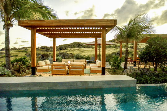 VILLA LAGON VERT OUTDOOR LOUNGE & DINING AREA 11