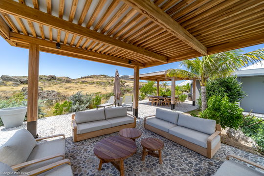 VILLA LAGON VERT OUTDOOR LOUNGE & DINING AREA 5