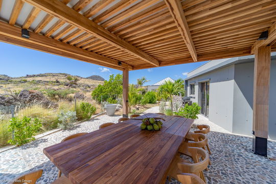 VILLA LAGON VERT OUTDOOR LOUNGE & DINING AREA 6
