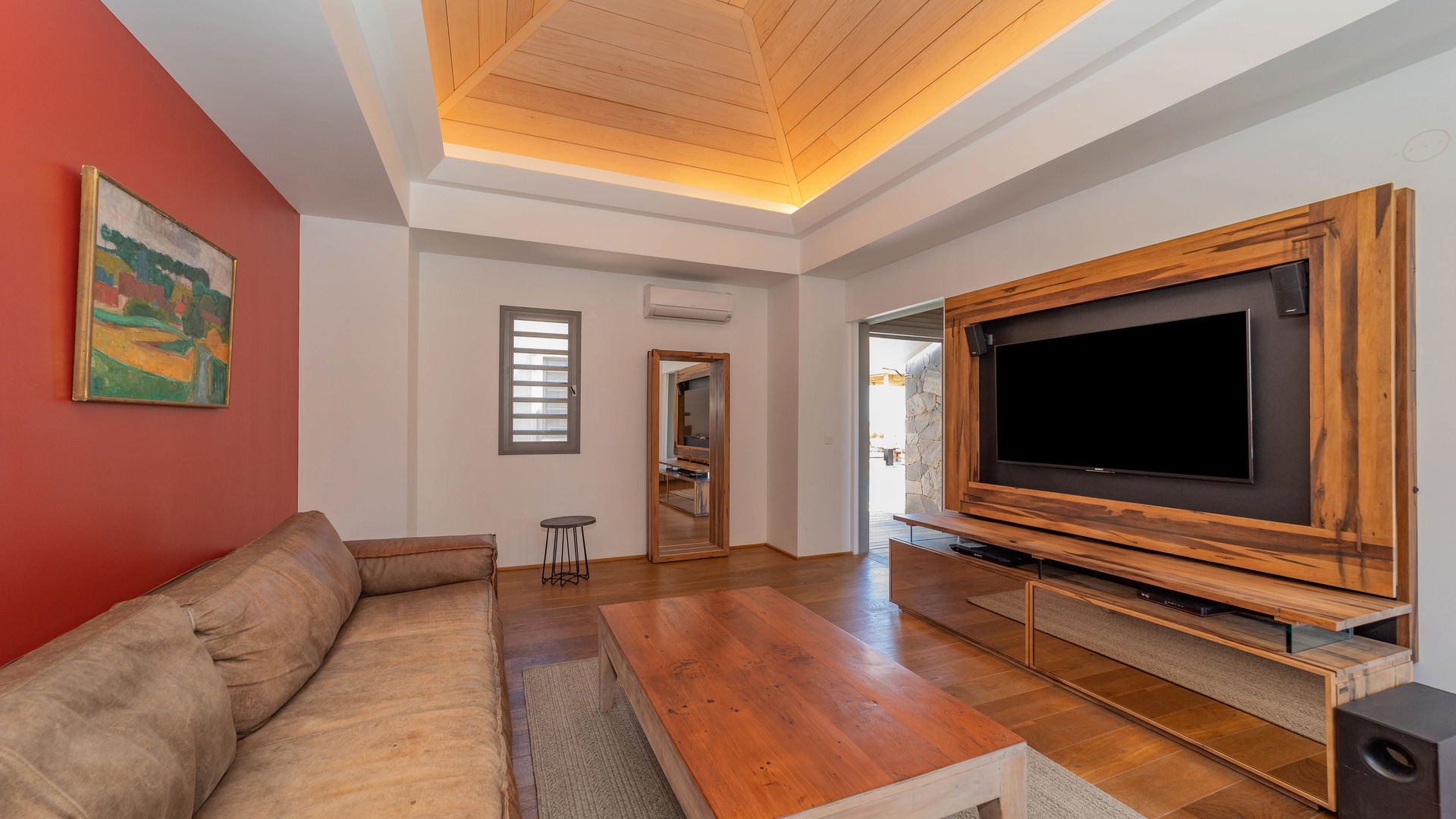 TV ROOM