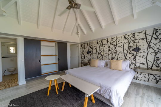 VILLA LAGON BLEU BEDROOM1 2