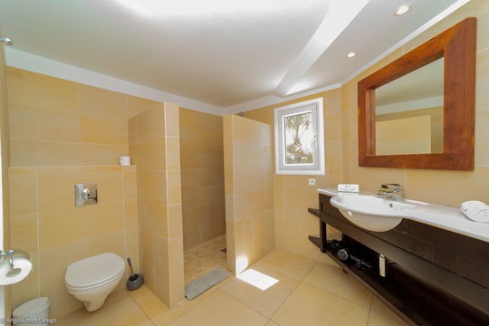 VILLA LAGON BLEU BEDROOM2 7