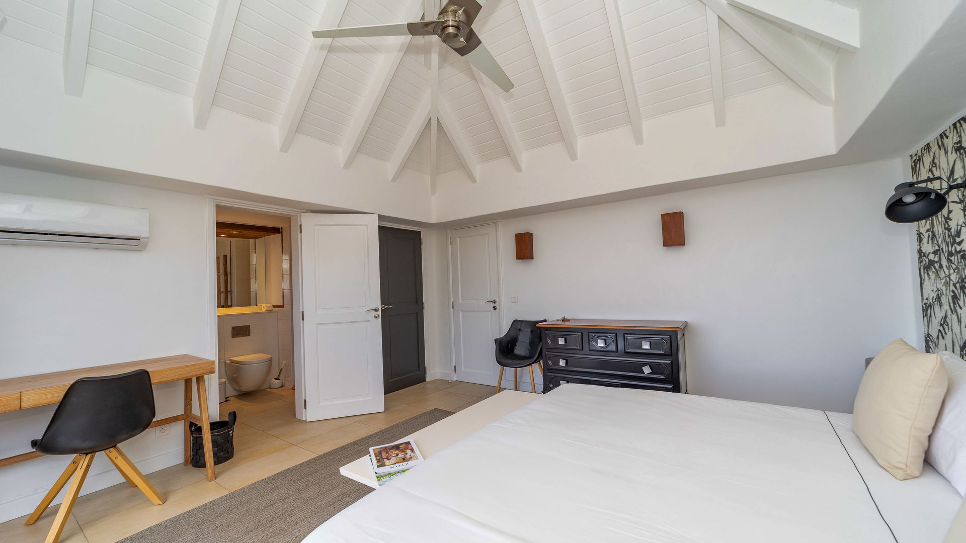 BEDROOM 5
