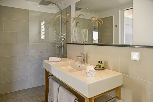 VILLA LAGON BLEU BEDROOM6 3