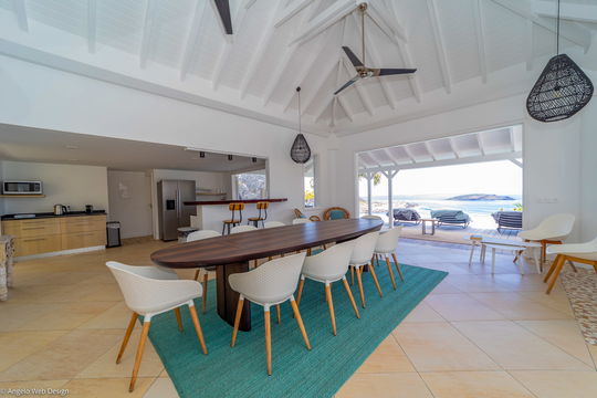 VILLA LAGON BLEU KITCHEN & DINING AREA 1