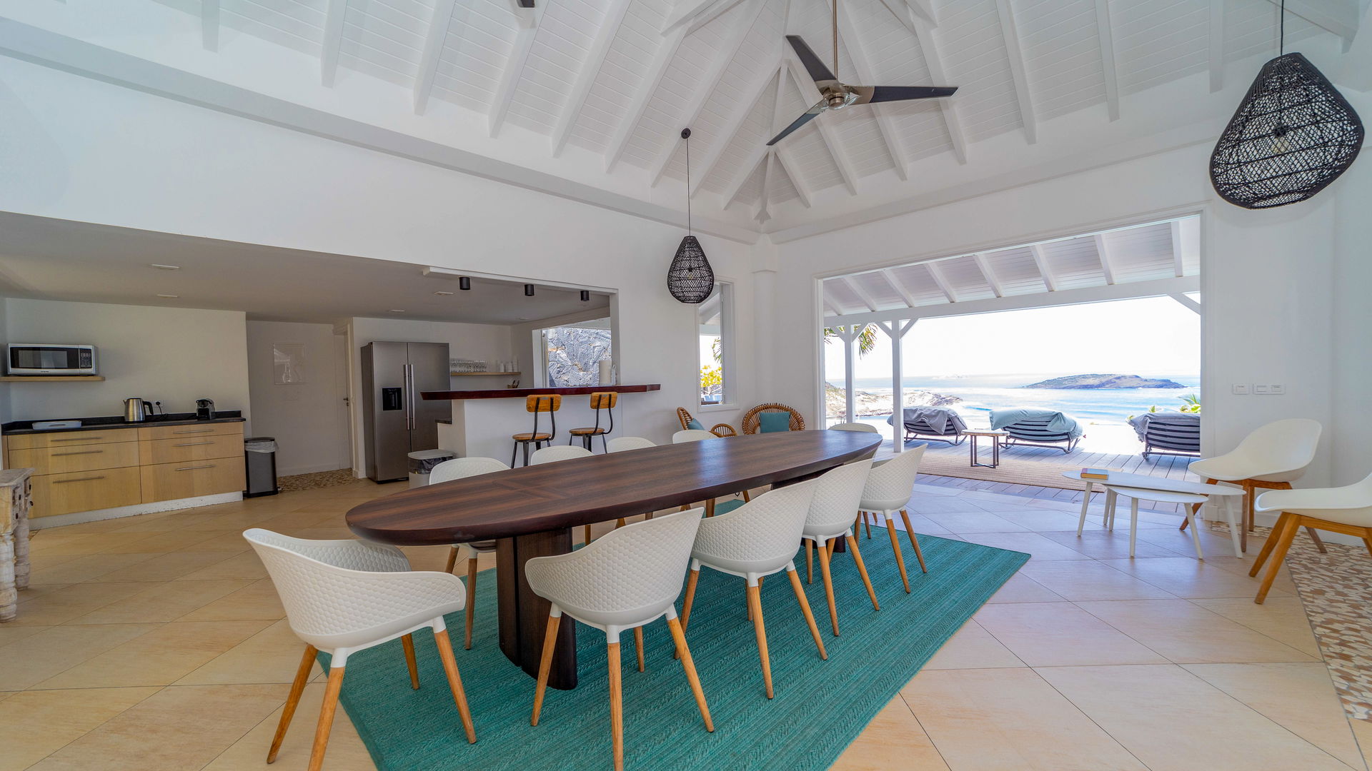 KITCHEN & DINING AREA