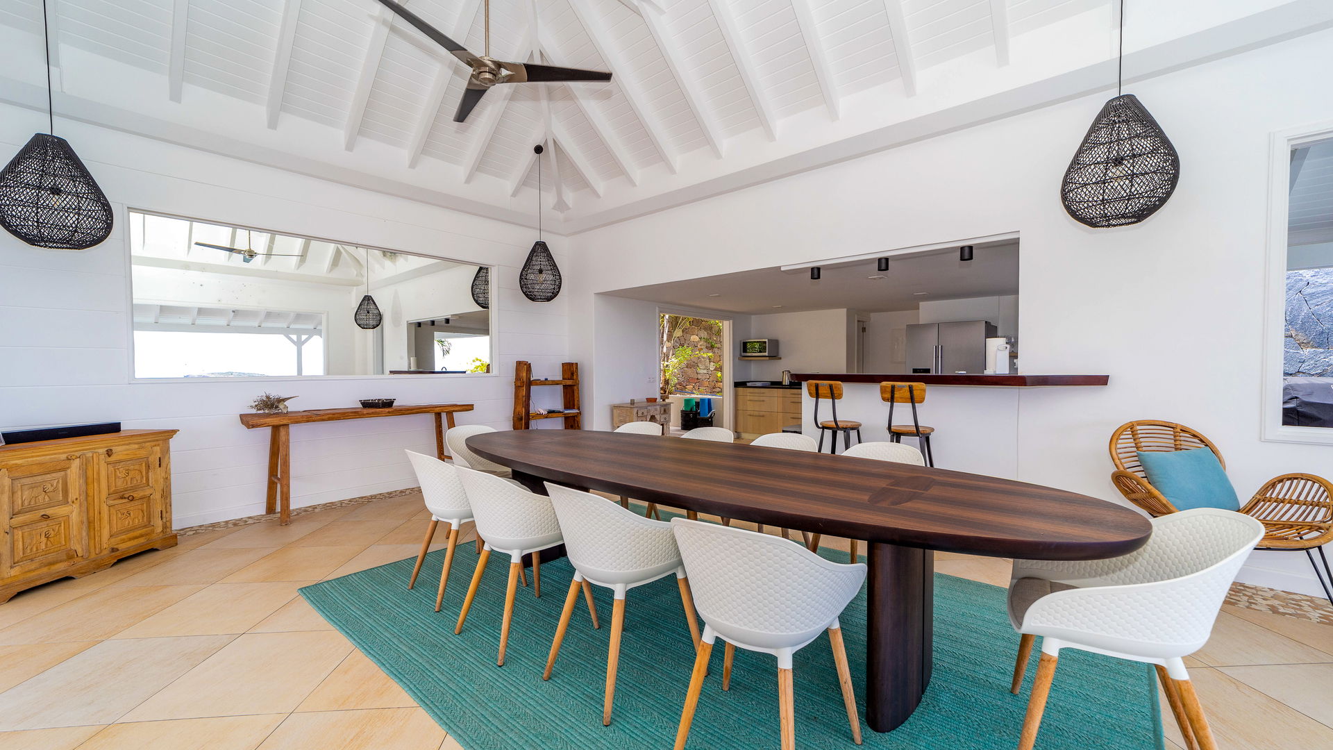 KITCHEN & DINING AREA