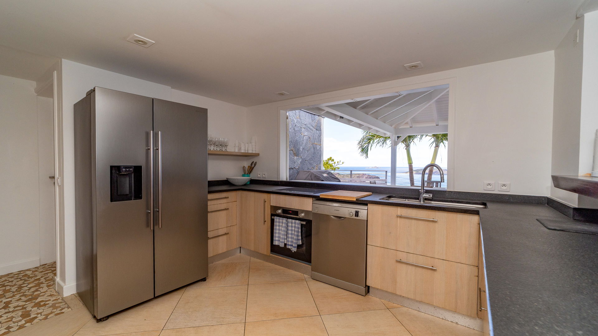 KITCHEN & DINING AREA