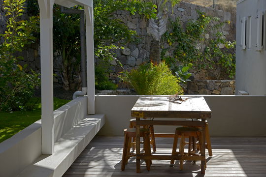 VILLA LAGON BLEU KITCHEN & DINING AREA 8