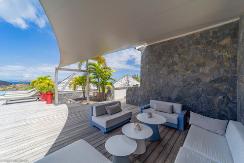 VILLA LAGON BLEU OUTDOOR LOUNGE AREA 2