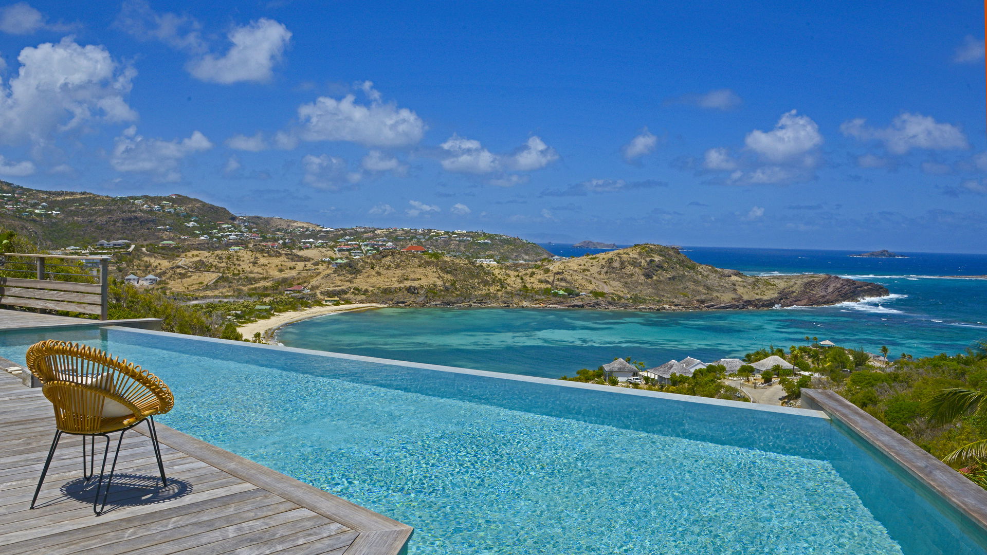 POOL & TERRACE