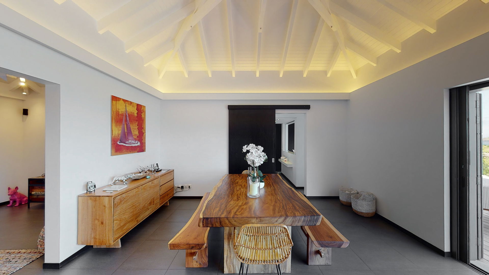 KITCHEN & DINING AREA