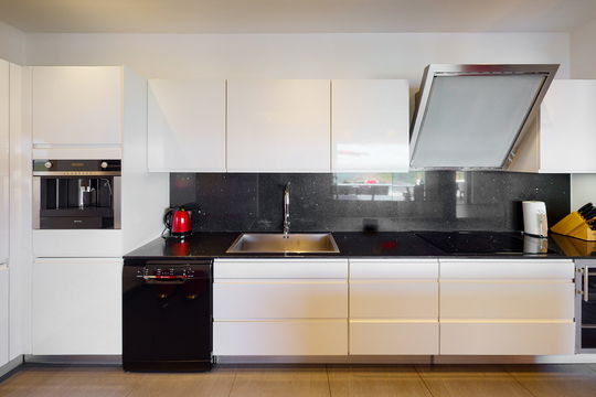 VILLA NITA KITCHEN & DINING AREA 5