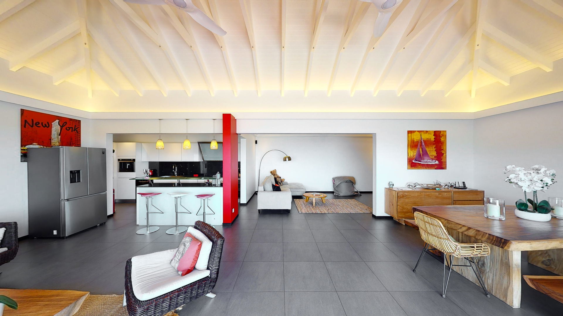 KITCHEN & DINING AREA