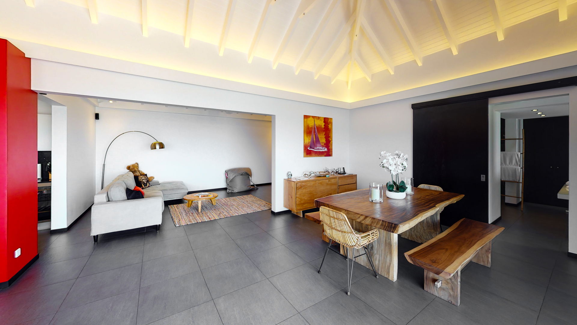 KITCHEN & DINING AREA