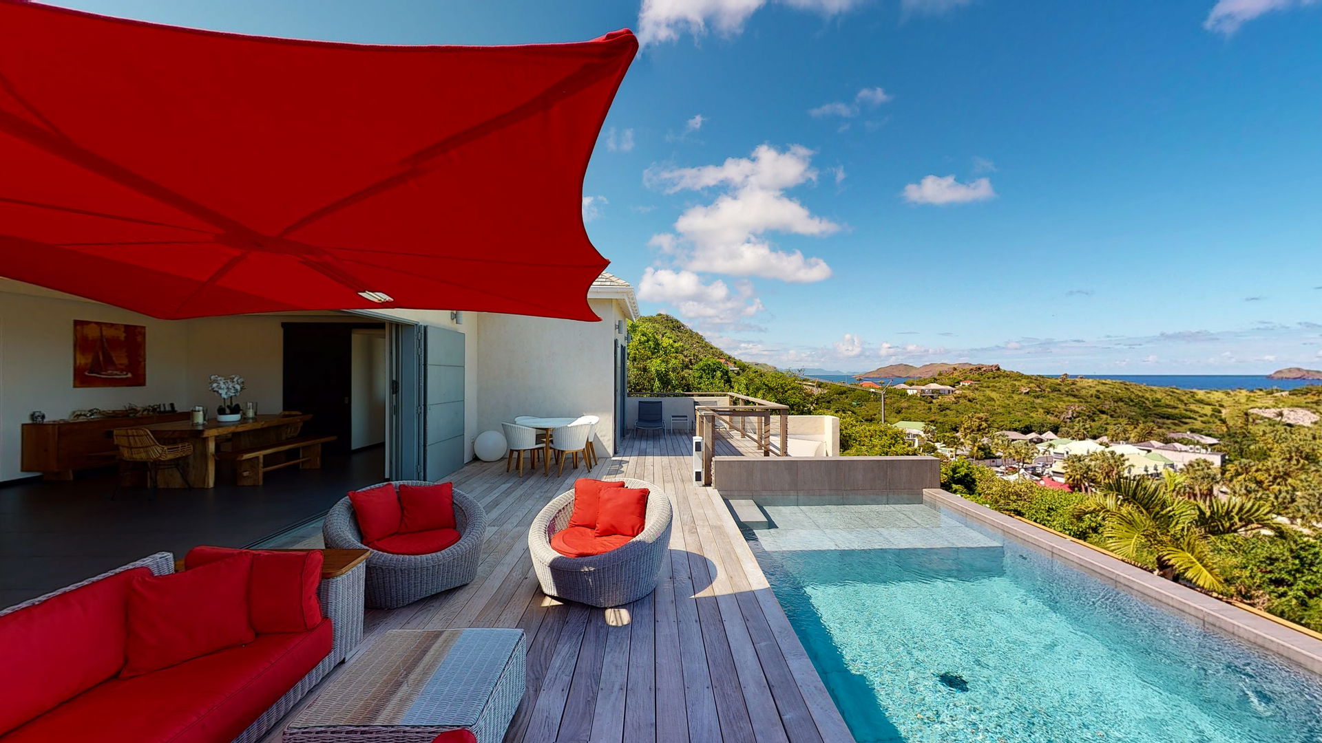 POOL & TERRACE