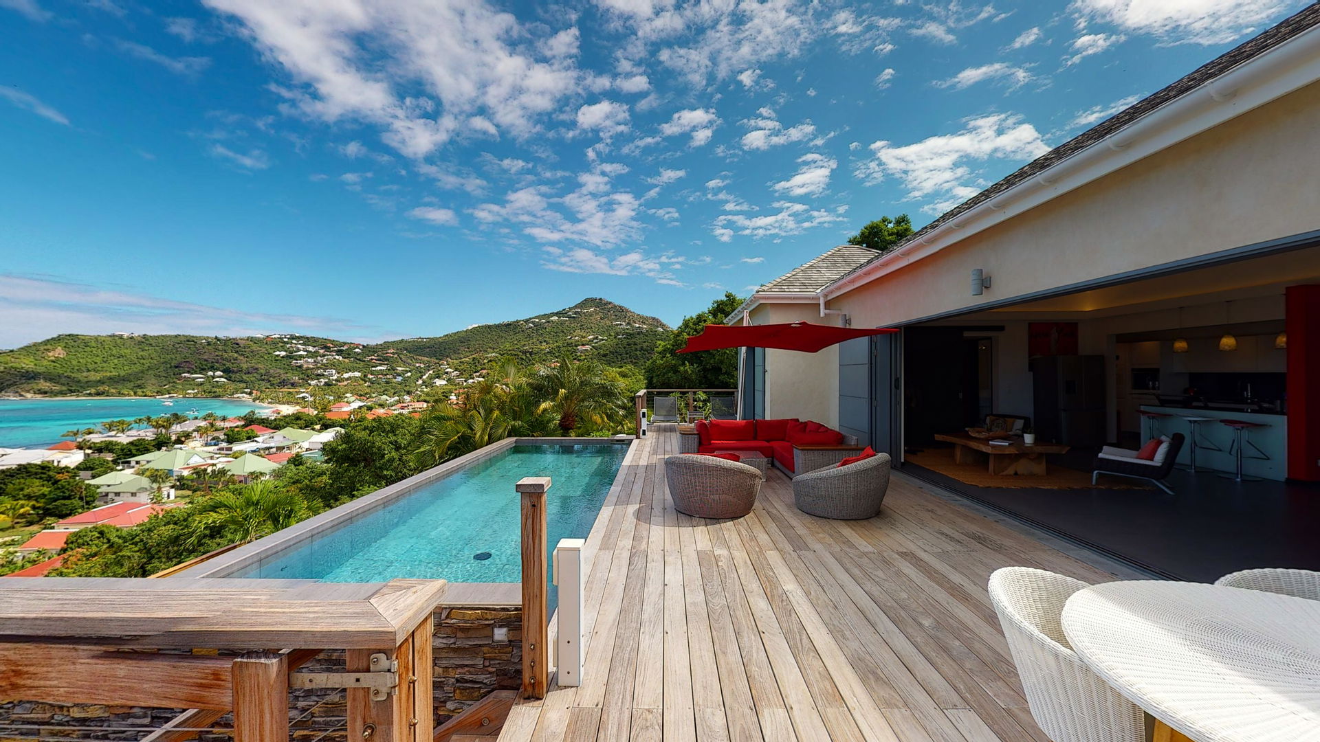 POOL & TERRACE