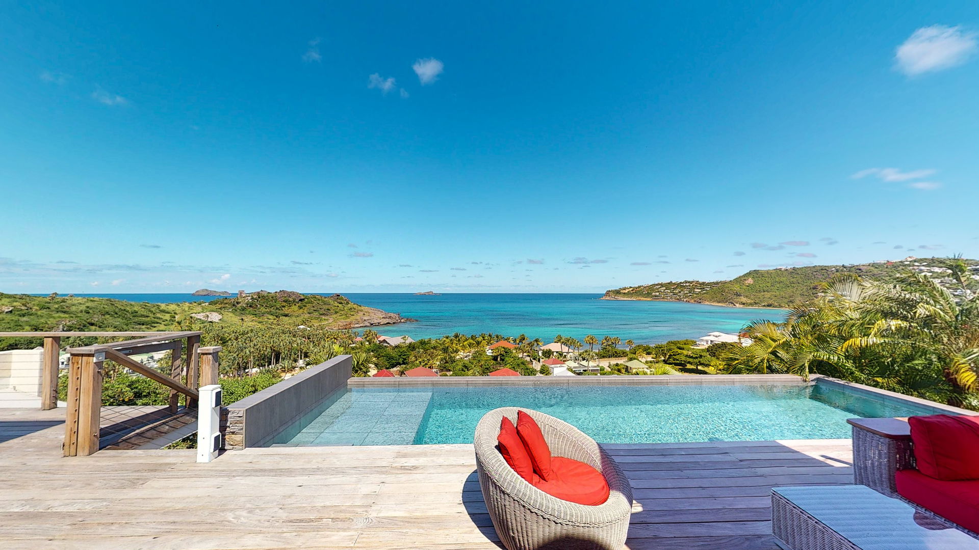 POOL & TERRACE
