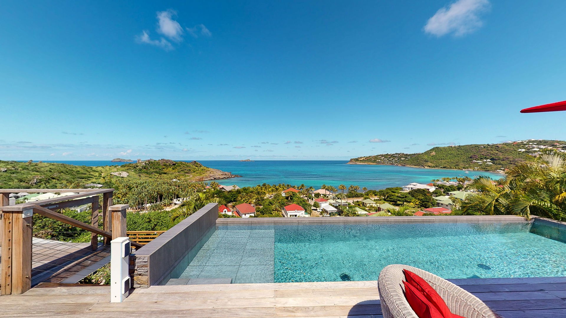 POOL & TERRACE