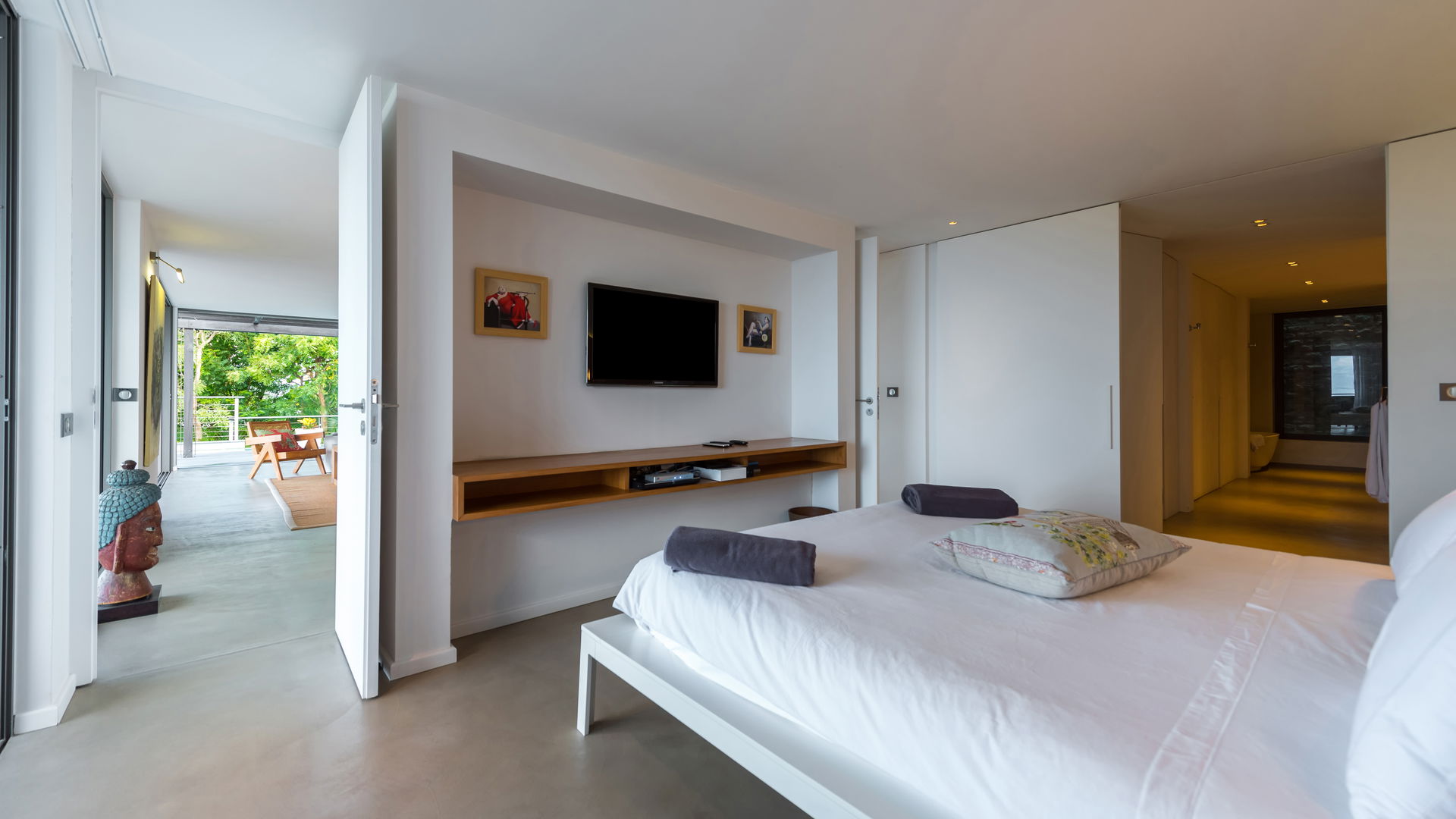 BEDROOM 1