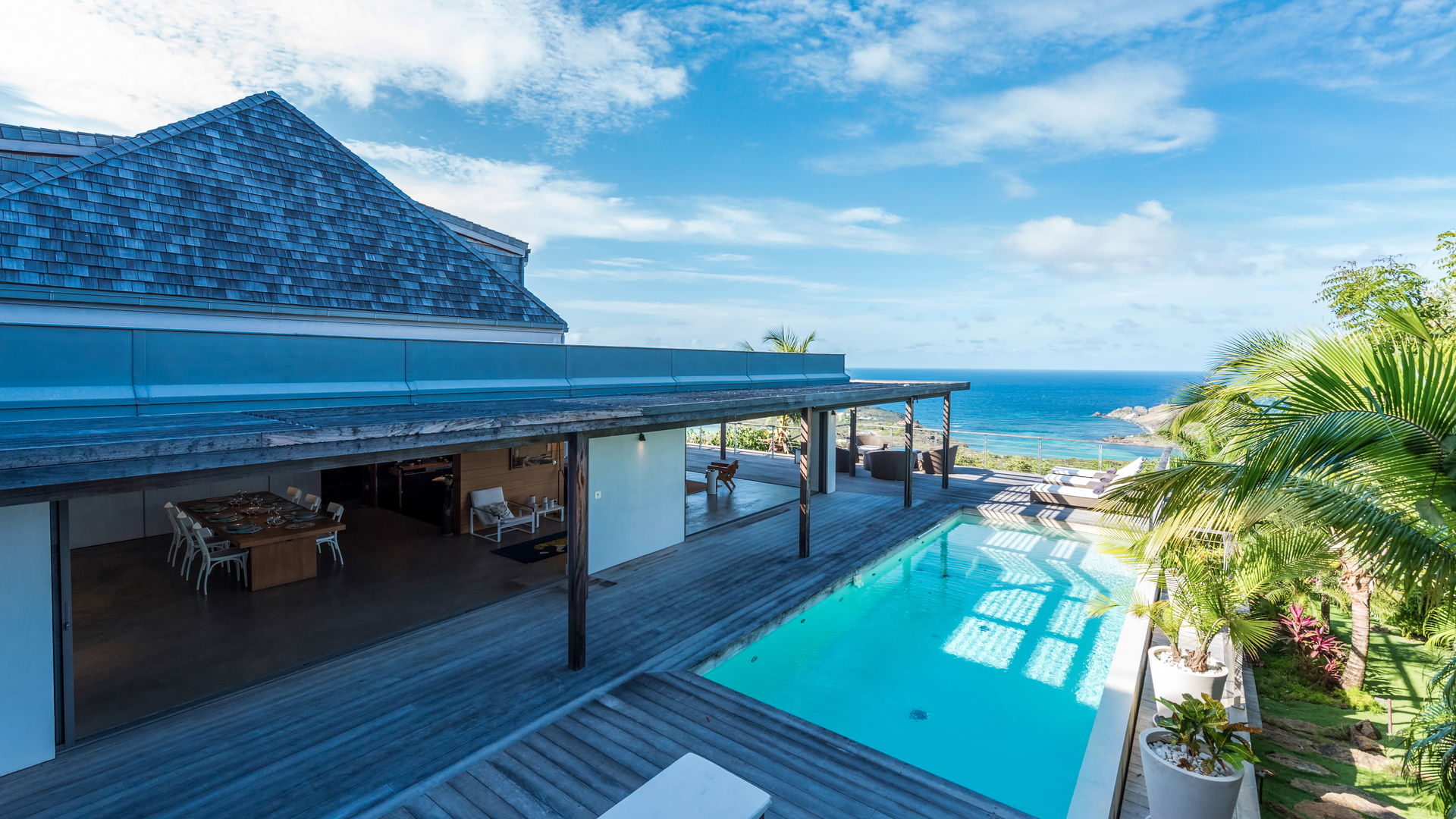 POOL & TERRACE