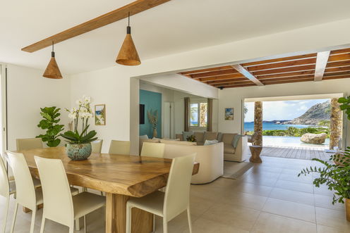 VILLA LA ROCHE DANS L'EAU  KITCHEN & DINING AREA 1