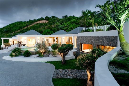 VILLA CASA PARAISO BY NIGHT 3