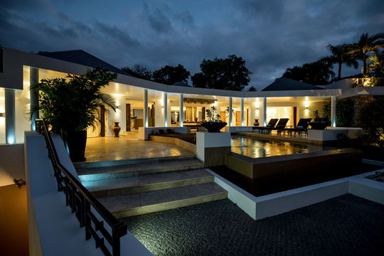 VILLA CASA PARAISO BY NIGHT 7