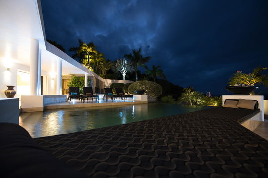 VILLA CASA PARAISO BY NIGHT 8