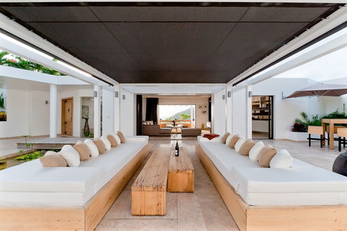 VILLA CASA PARAISO OUTDOOR LOUNGE AREA 1