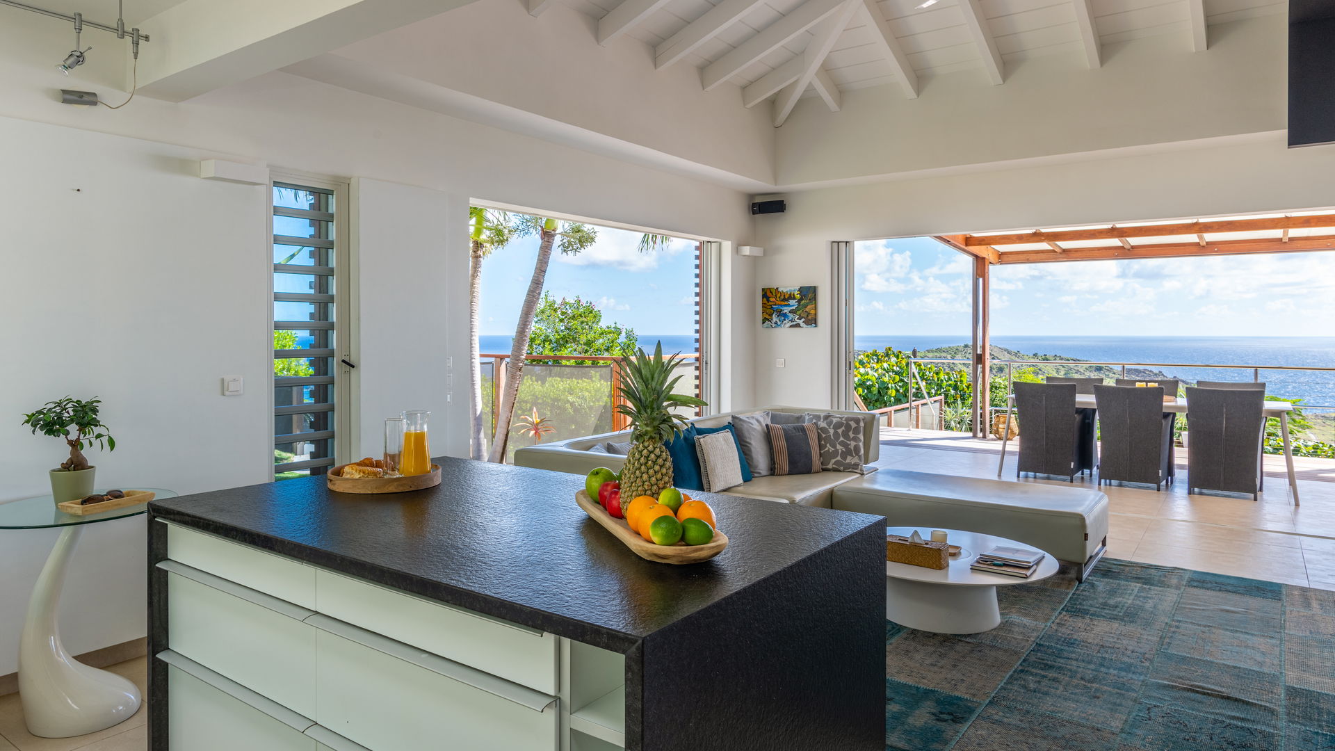 KITCHEN & DINING AREA