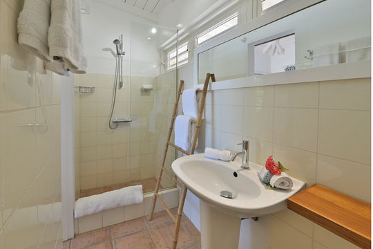 VILLA LES CAZES BEDROOM1 6