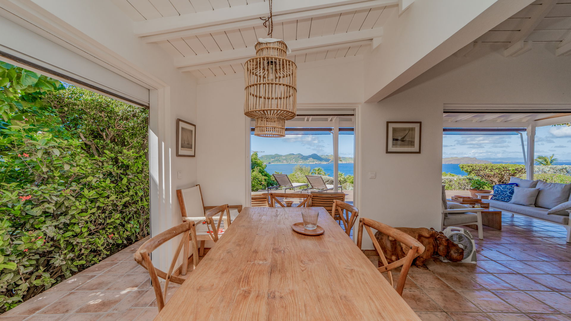 KITCHEN & DINING AREA