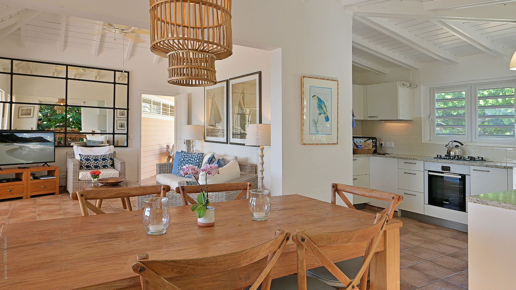 KITCHEN & DINING AREA