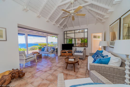 VILLA LES CAZES LIVING AREA 4