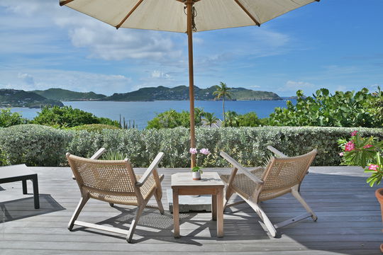 VILLA LES CAZES OUTDOOR LOUNGE AREA 1