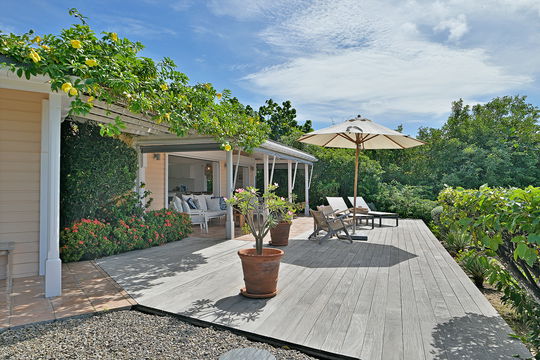 VILLA LES CAZES OUTDOOR LOUNGE AREA 11