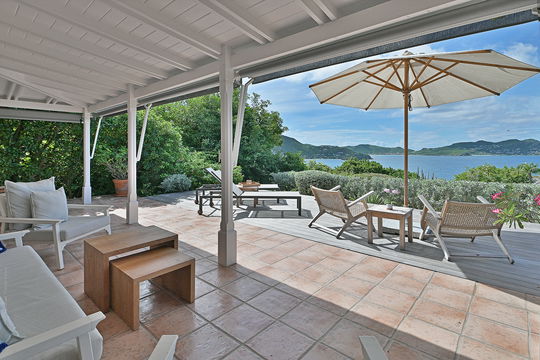 VILLA LES CAZES OUTDOOR LOUNGE AREA 3