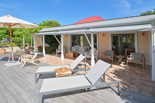 VILLA LES CAZES OUTDOOR LOUNGE AREA 9