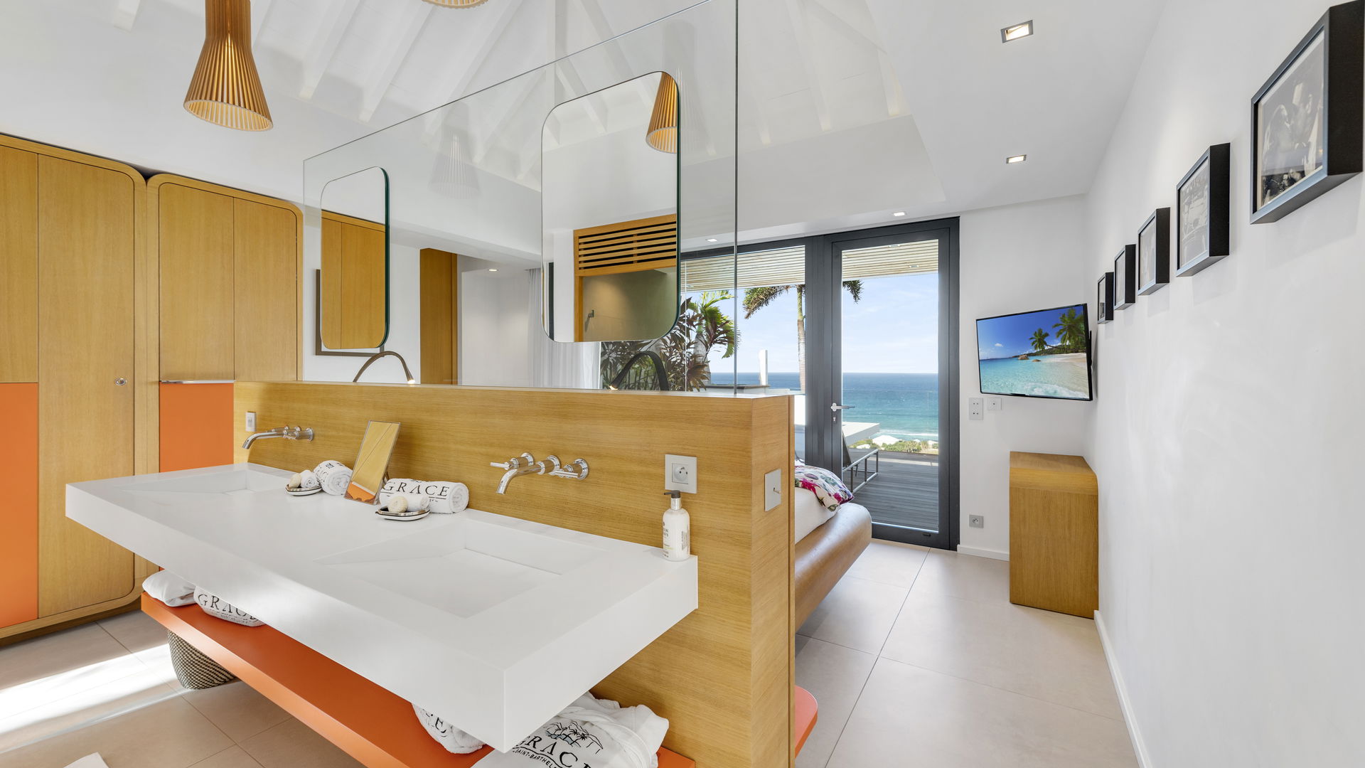 BEDROOM 1