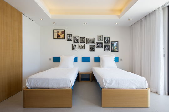 VILLA GRACE BEDROOM5 3.JPG