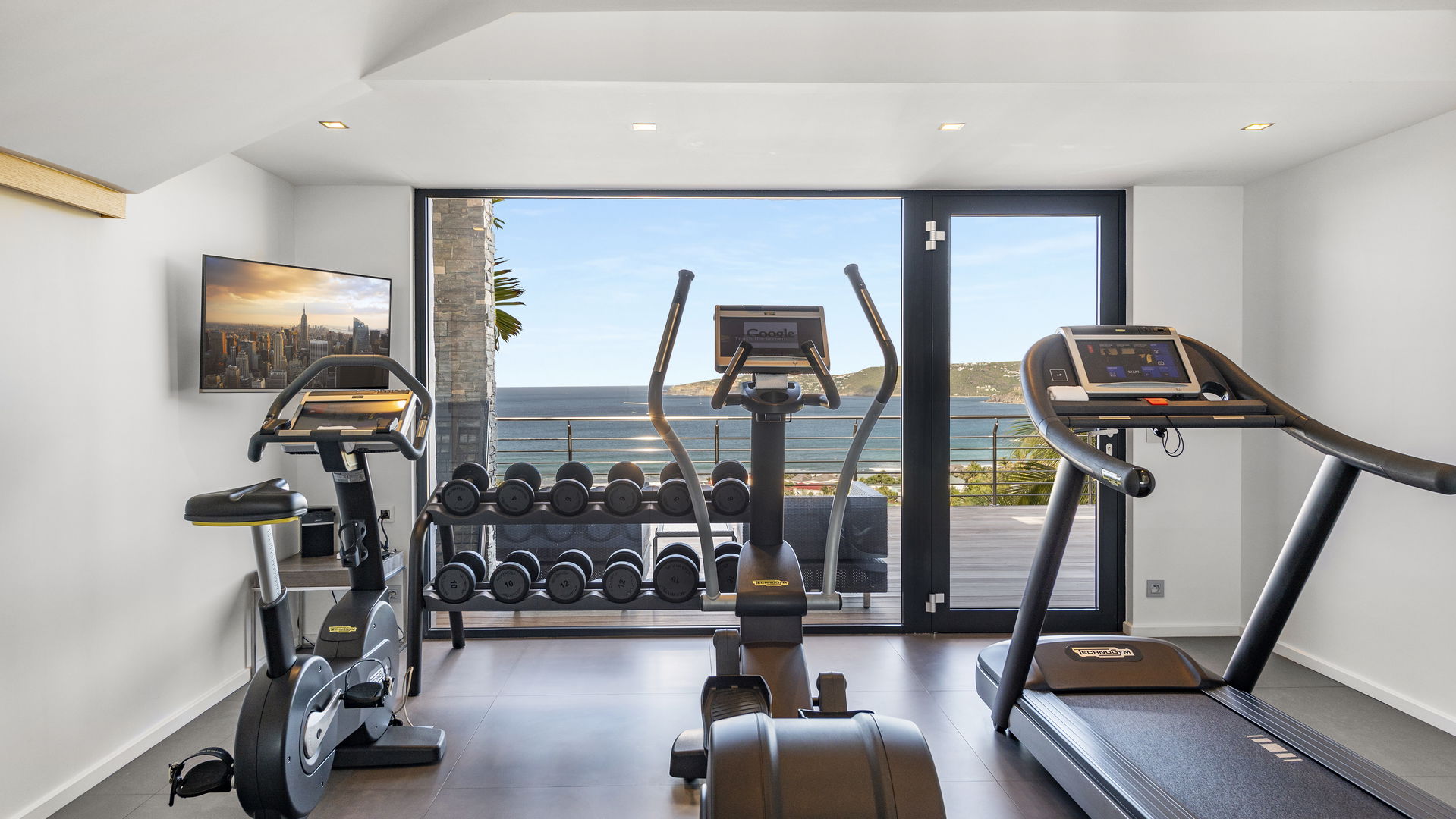 FITNESS AREA