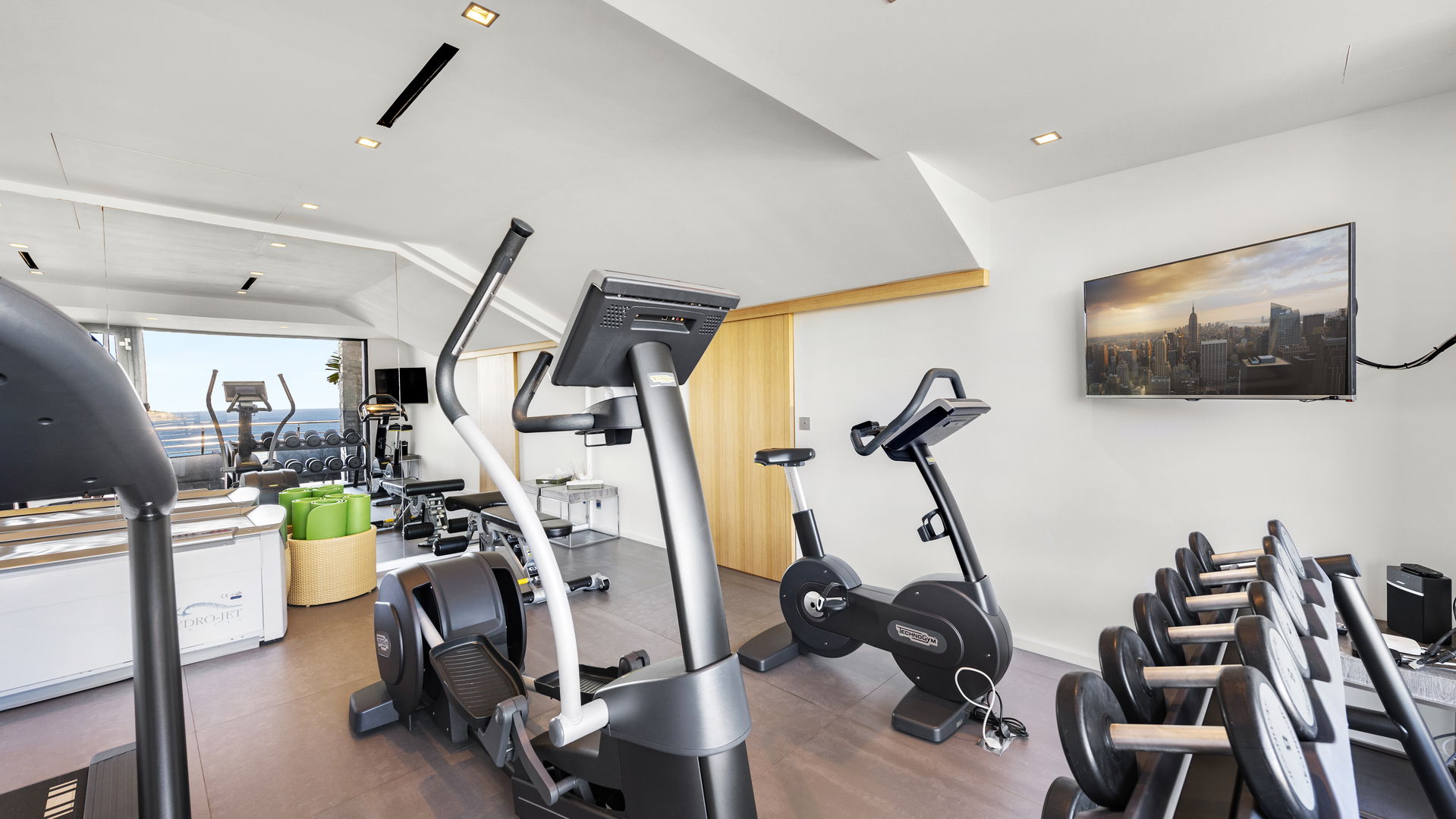 FITNESS AREA